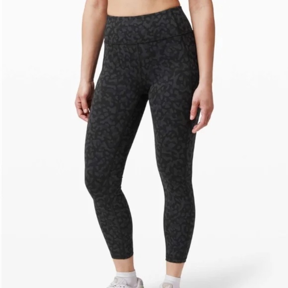 GUC Lululemon Invigorate High Rise Tight 25" -- Size 10 -- Formation Camo